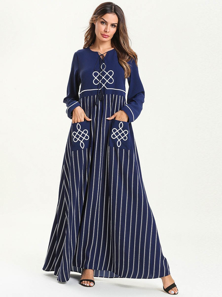 Komfortabel mønstret strandkjole/feriekjole; løs, langermet kaftan design for dame.