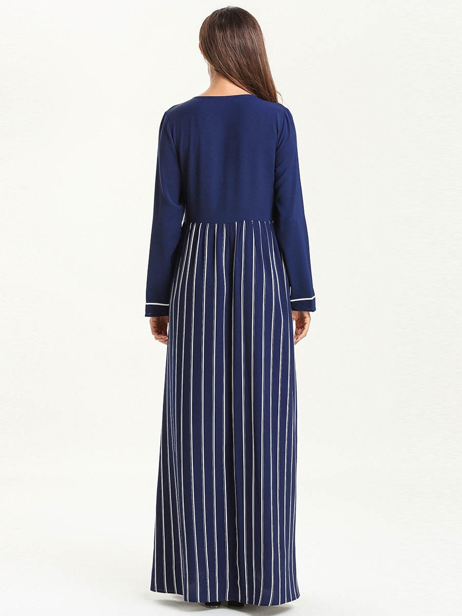 Flytende, elegant langermet kaftan maxikjole for dame, ideell som sommer- eller strandkjole.