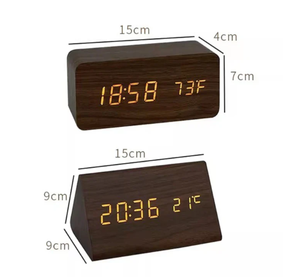 Moderne digital LED klokke med minimalistisk design. Stemmeaktivert for kontor eller hjemmeinnredning.