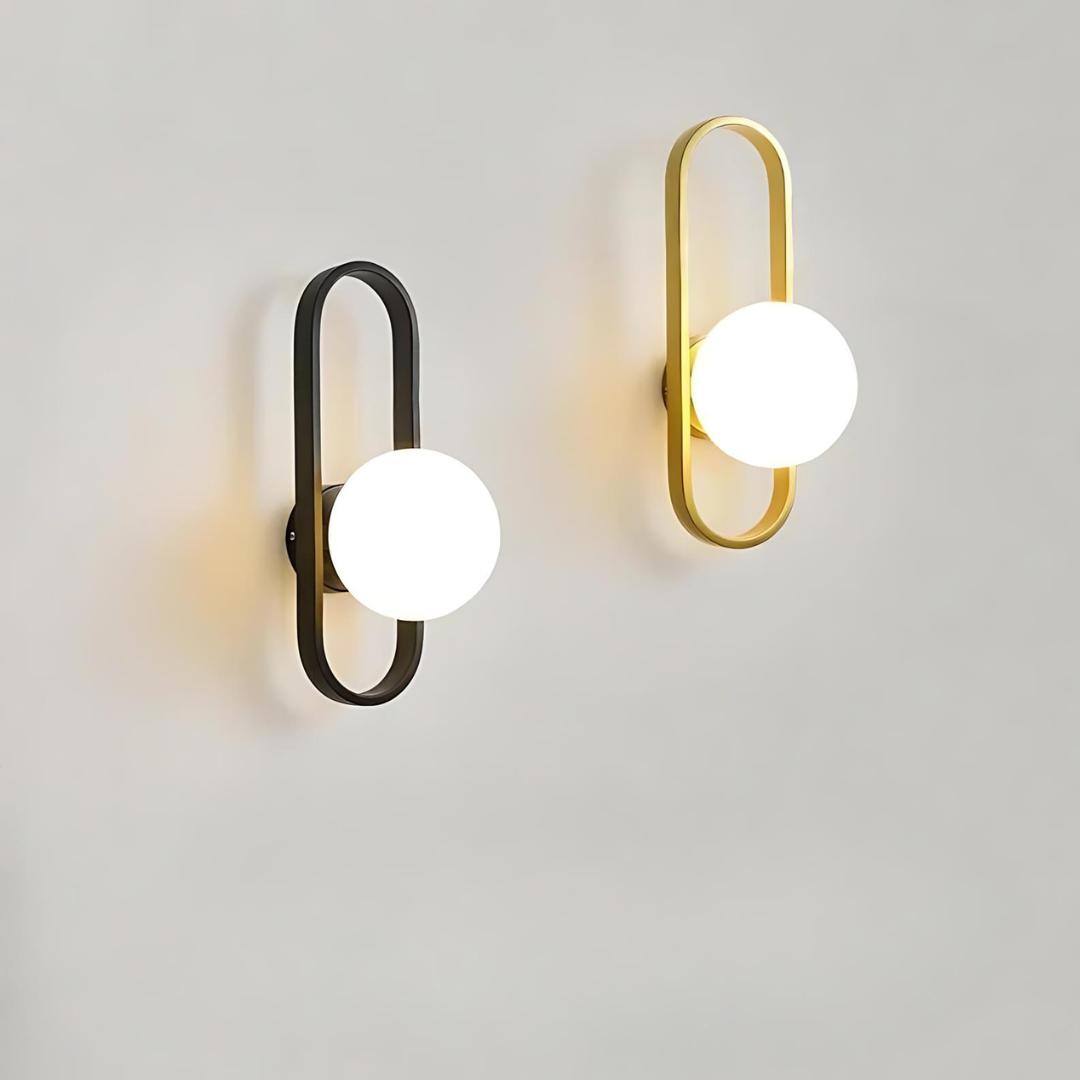 "Elegant LED-vegglampe med stilrent glassdesign, perfekt for moderne hjem. Mykt, omgivende lys skaper elegansesfære."