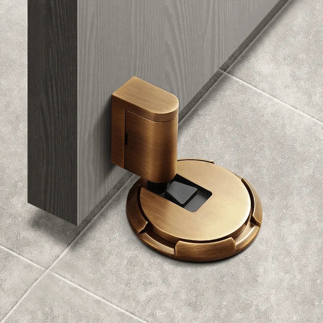 Enkel montering av magnetisk gulvdørstopper, selvklebende og uten boring. Elegant design passer alle hjem.