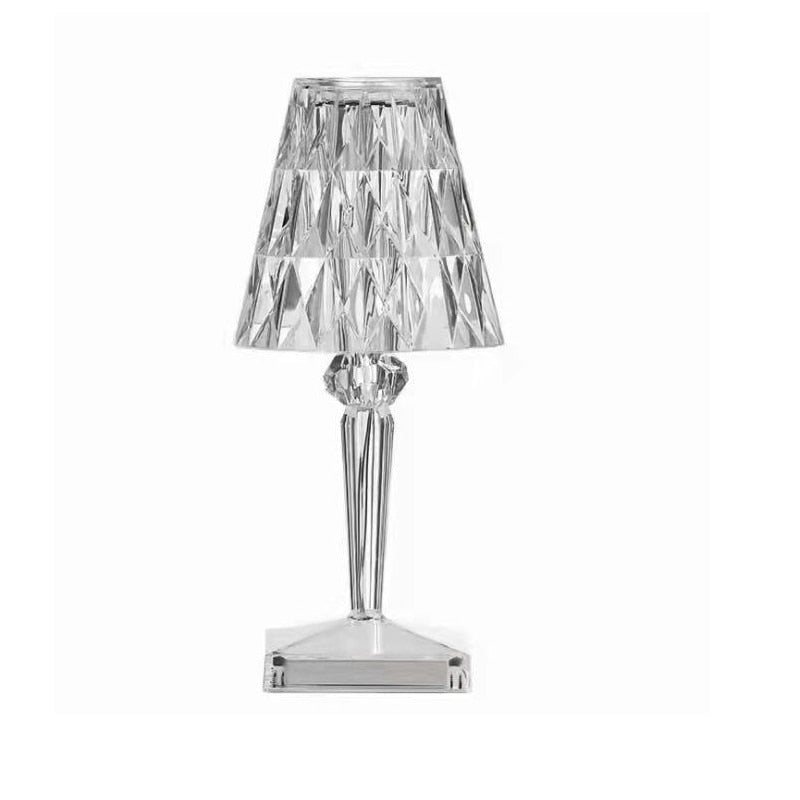 Elegant nattbordslampe i krystall med dimbar berøringskontroll på et soverom, stemningslys