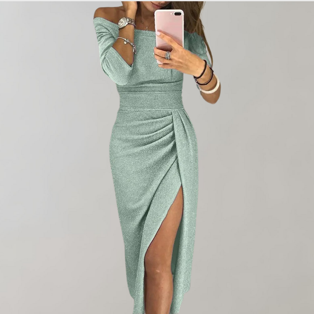 Elegant off-shoulder sommerkjole i lett materiale, tilgjengelig i seks farger, perfekt for festlige anledninger.