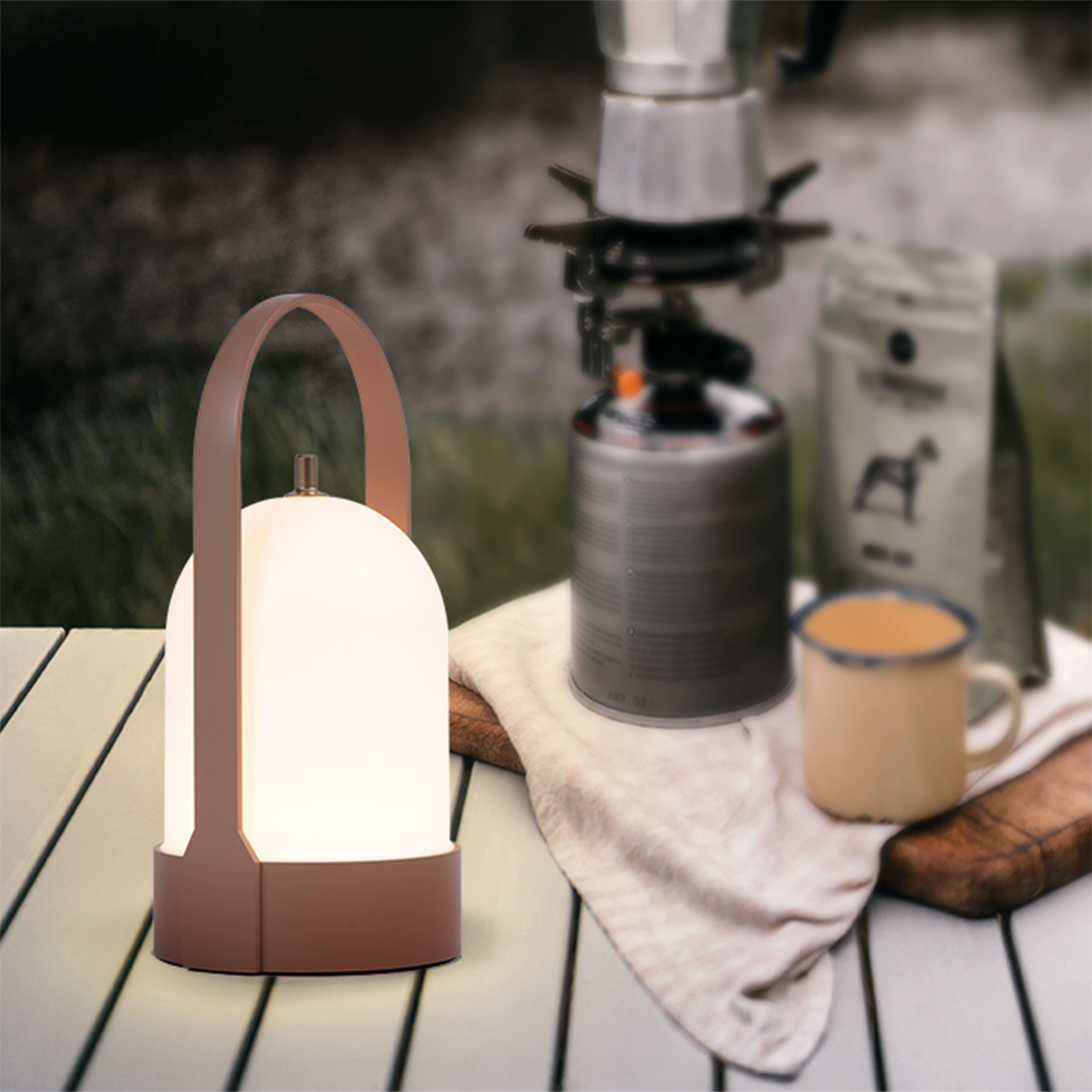 "Elegant oppladbar bordlampe med dimbar LED, trådløs design, moderne stil, ideell for fleksibel belysning."