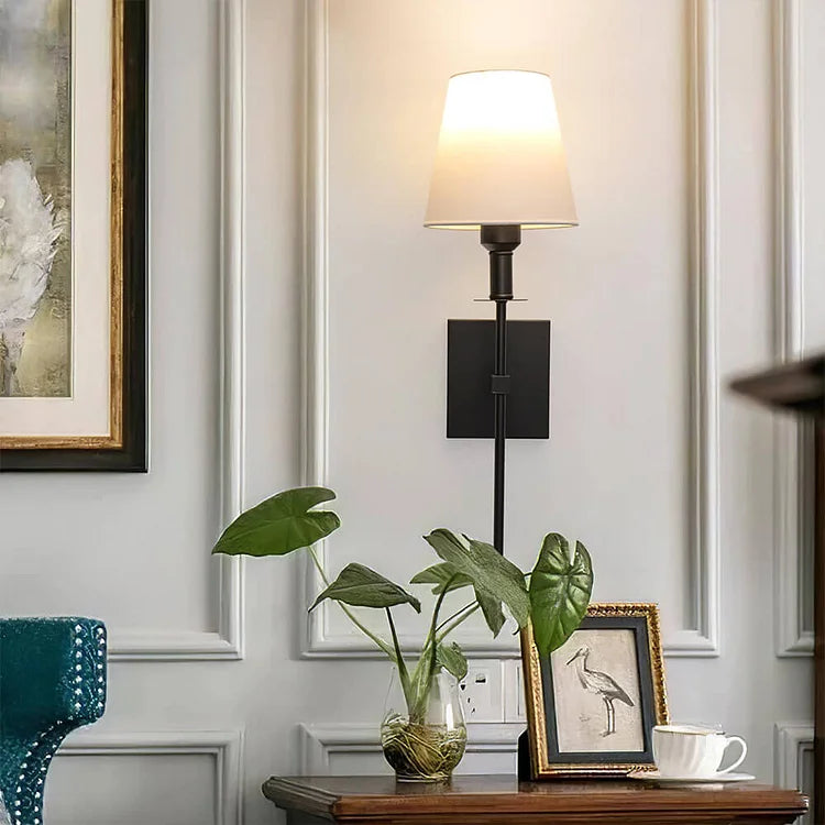 "Elegant oppladbar trådløs vegglampe med LED i gull, svart eller sølv, 2-pakk som gir fleksibel moderne belysning."