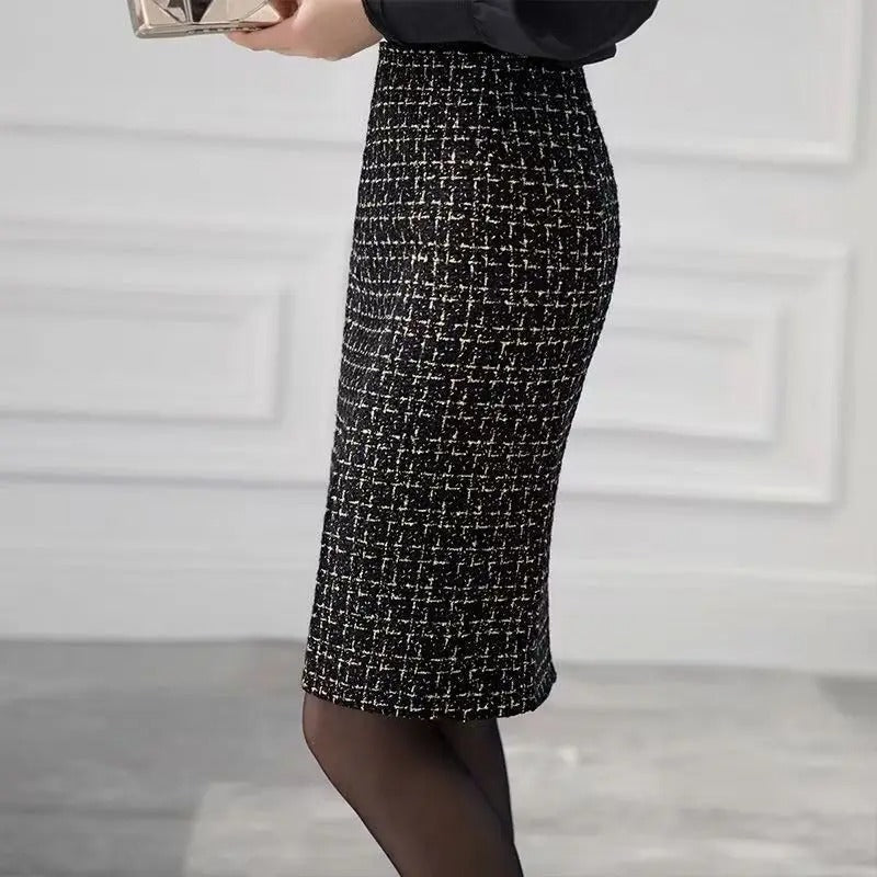 Klassisk rutete dameskjørt med høy midje, allsidig for både hverdag og elegant stil.