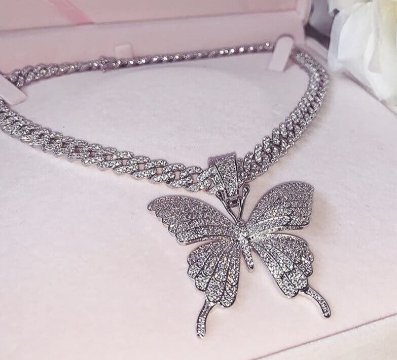 Kvinner sommerfugl choker halskjede i sølvfarget metall med krystaller, elegant gaveidé.