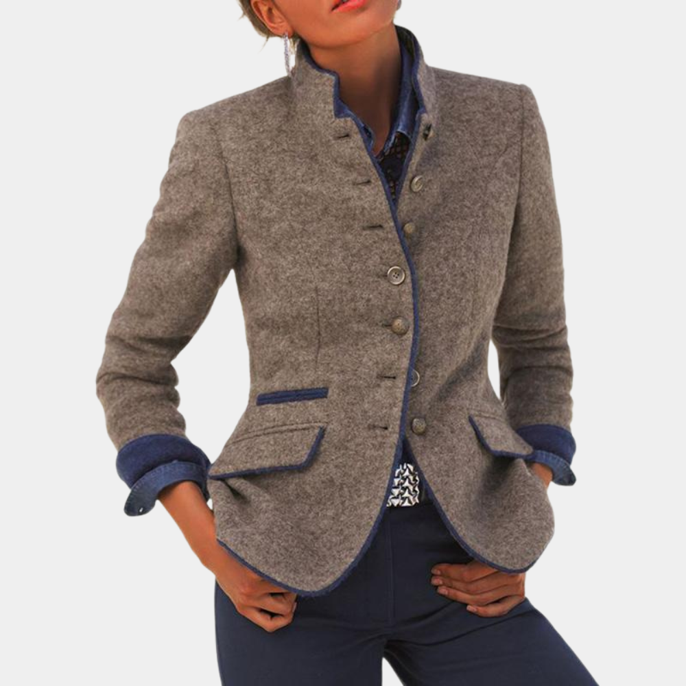 Elegant vårblazer for kvinner, brun farge, strukturert passform, klassisk revers, ideell for vårens mote.