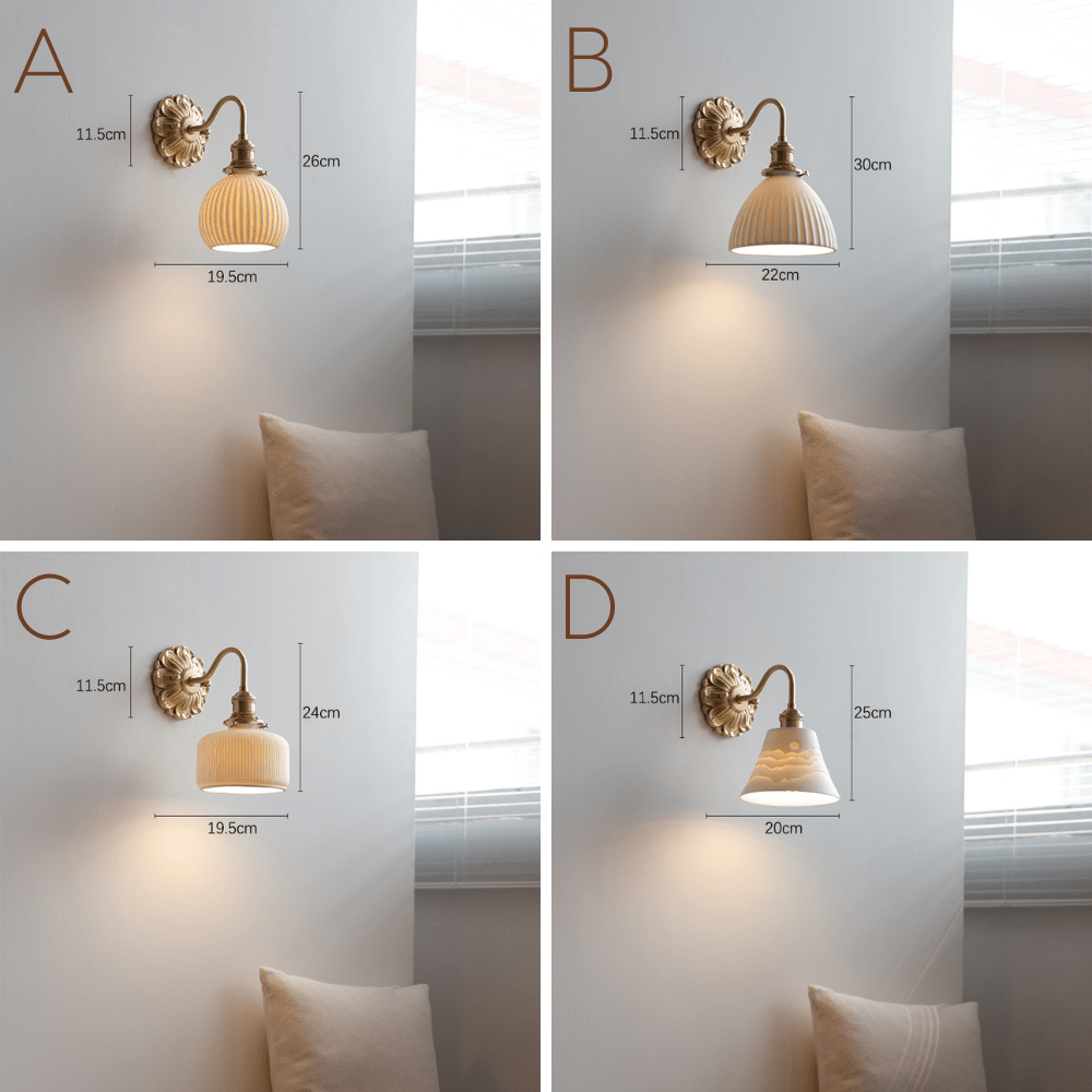 "Elegant vegglampe i messing og keramikk med antikk finish og hvit lampeskjerm, gir klassisk preg til interiøret."