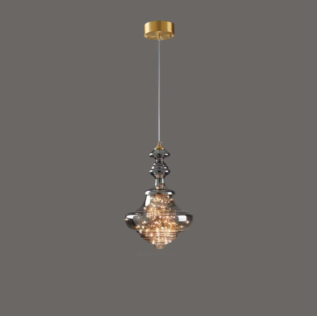 "Elegante moderne pendellampe i grått glass med stjernehimmel-effekt, justerbar høyde, perfekt for alle rom."