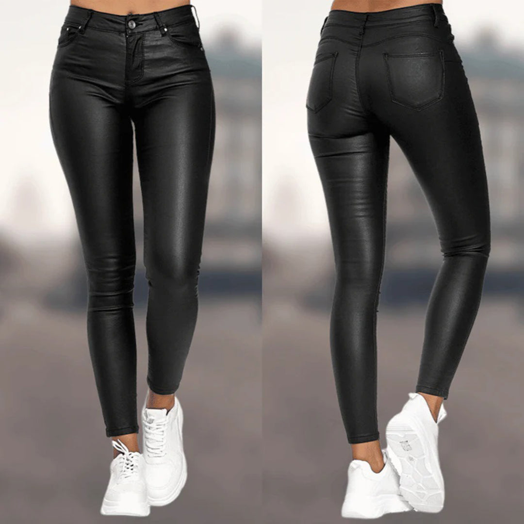 Elegante sorte skinnleggings for kvinner, laget av PU-lær, gir komfort og stil for alle anledninger.