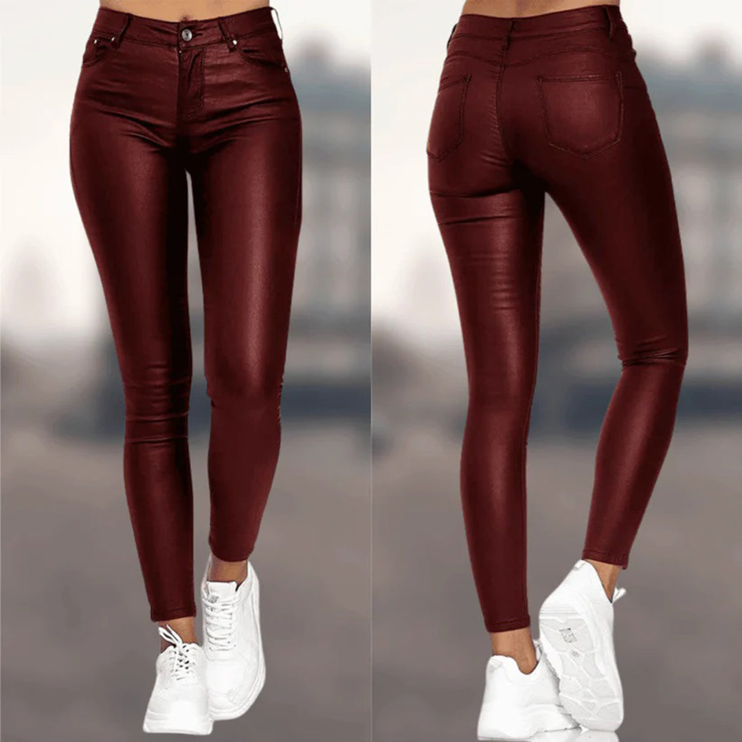 Elegante sorte skinnleggings for kvinner, laget av PU-lær, gir komfort og stil for alle anledninger.