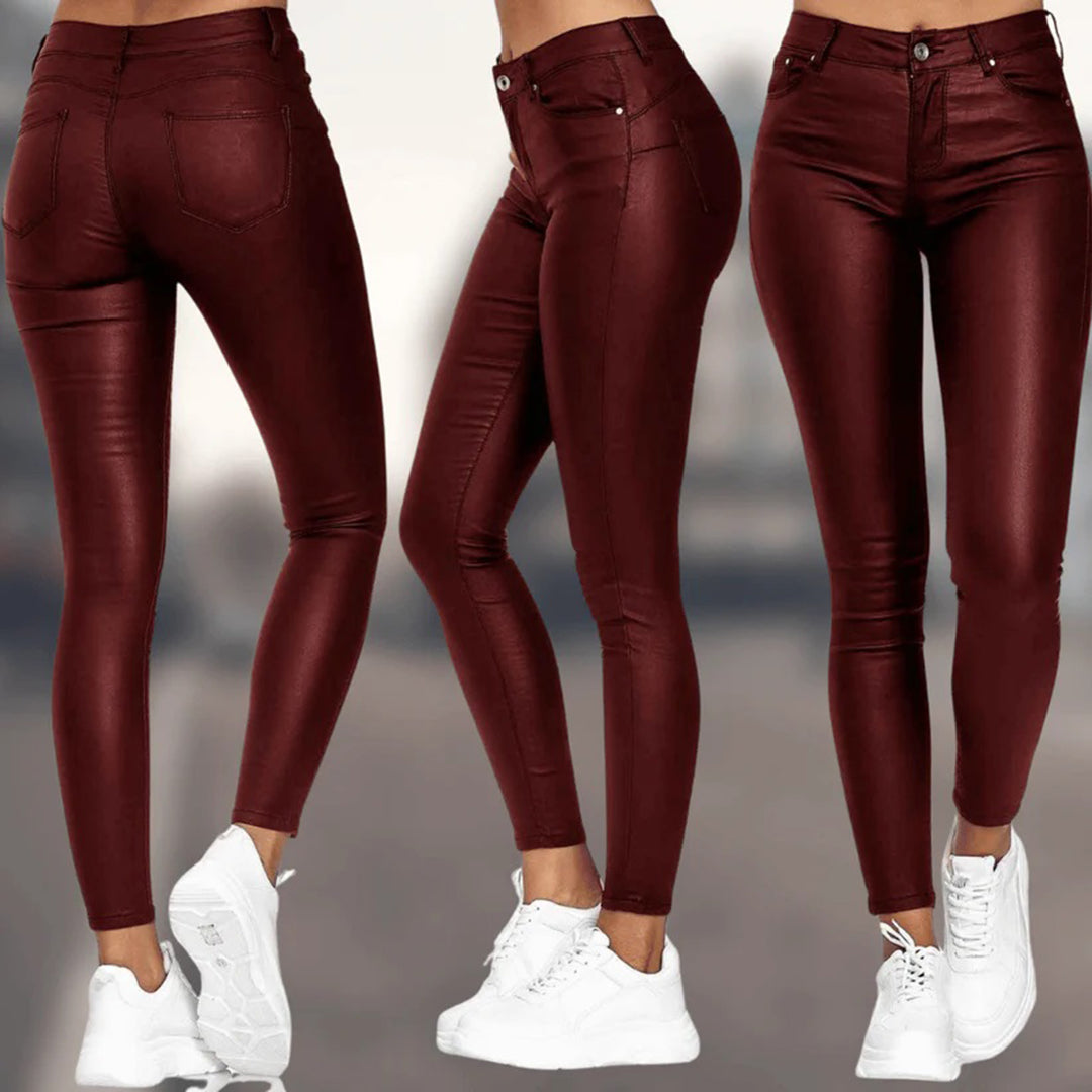 Elegante sorte skinnleggings for kvinner, laget av PU-lær, gir komfort og stil for alle anledninger.