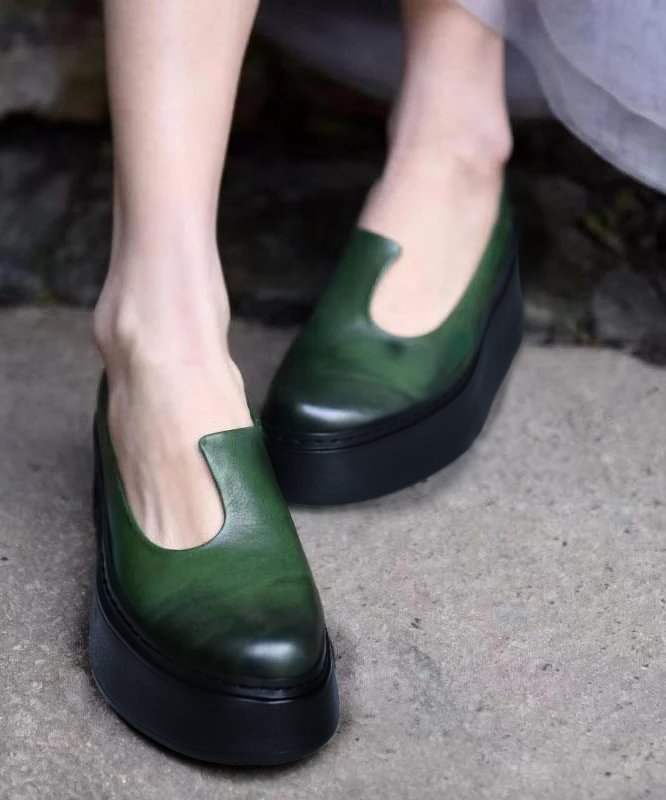 Trendy grønne plattformhæler. Komfortable damesko med høy hæl, perfekte som festsko.