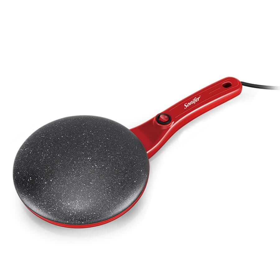 Illustrasjon som viser hvor enkelt det er å lage crêpes med den elektriske makeren for nybegynnere.