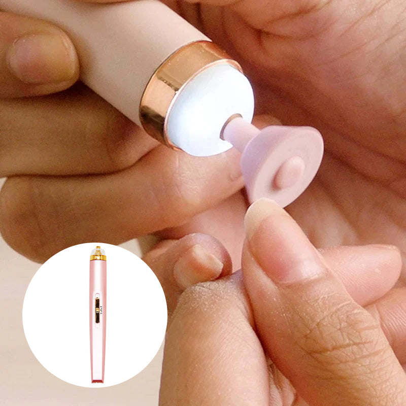 "Elektrisk manikyrsett med ergonomisk, slankt design. Inkluderer 5 utskiftbare hoder for enkel neglepleie."