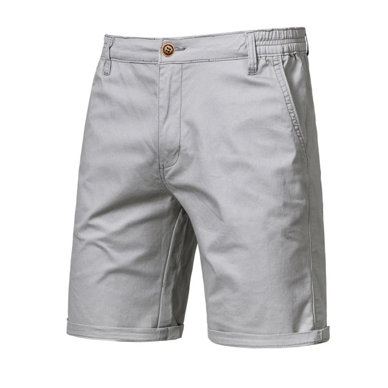Løstsittende, komfortabel herreshorts med elastisk midje. Perfekt for sommerens fritid og hverdag.