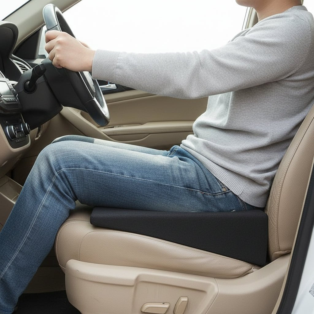 Bilpute installert i bilsete, viser ergonomisk design for lange turer.