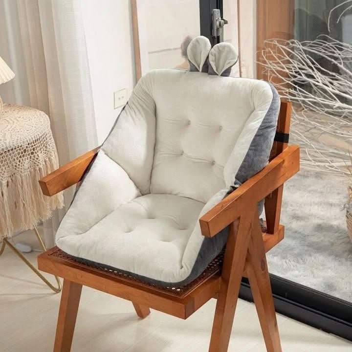 Trykkavlastende ergonomisk setepute i minneskum for bedre sittekomfort på jobb og reise.