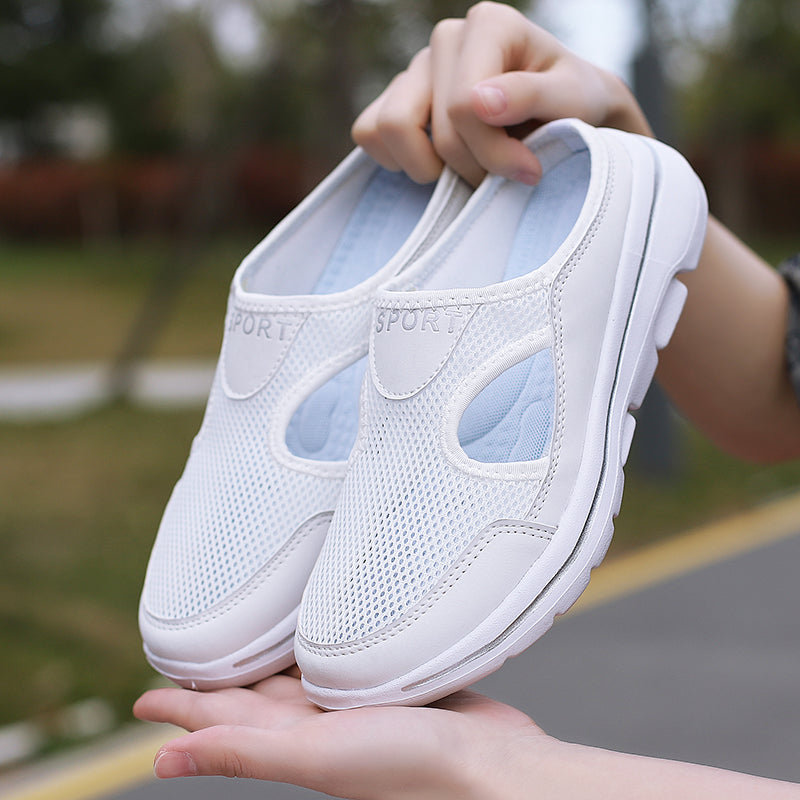 Sporty slip-on tøfler for damer, med ergonomisk komfort og støtte for aktiv hverdagsbruk hjemme.
