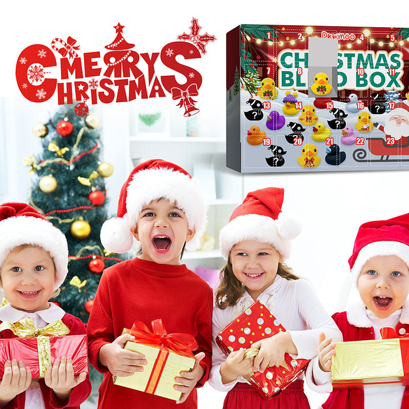 "Fargerik adventskalender med 24 gummi-ender i juletema for barn, perfekt for å skape spennende julestemning."