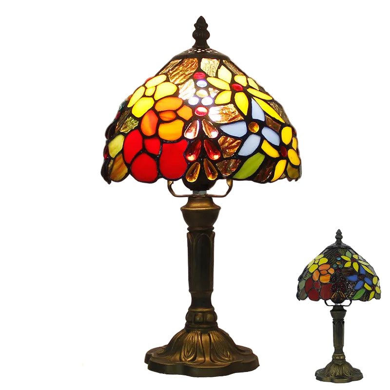 Fargerik bordlampe med moderne design og fleksibel LED-belysning for stemningsfull hjemmeinnredning.