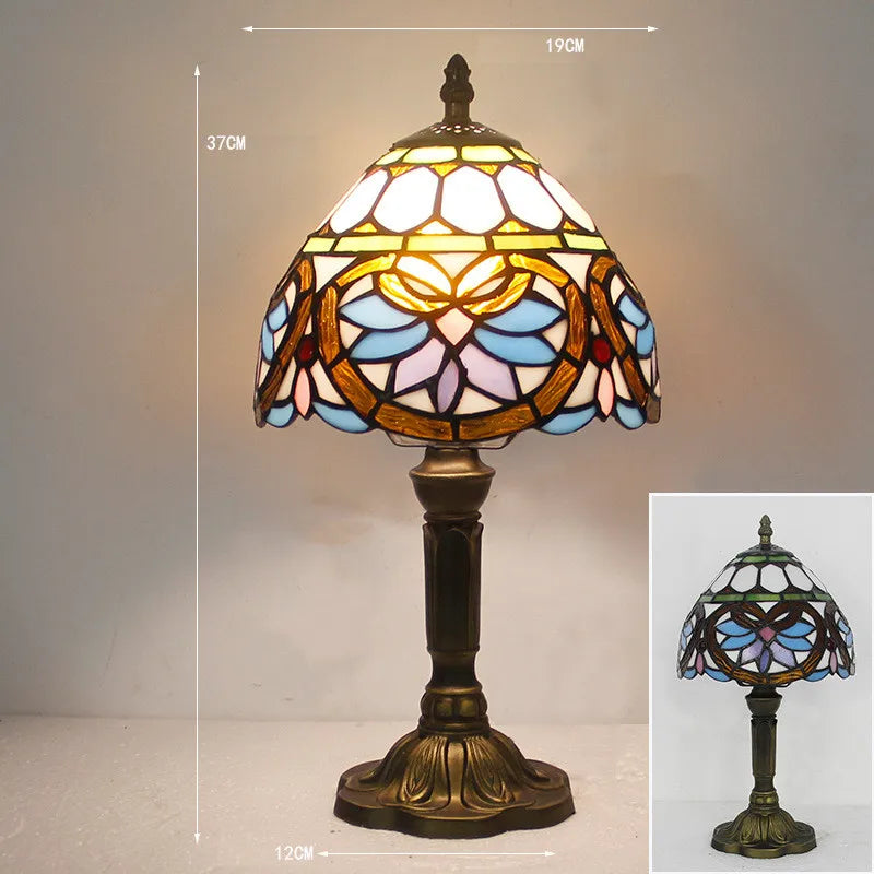 Fargerik bordlampe, fleksibel LED-leselampe for moderne interiør og stemningsfull hjemmeinnredning.