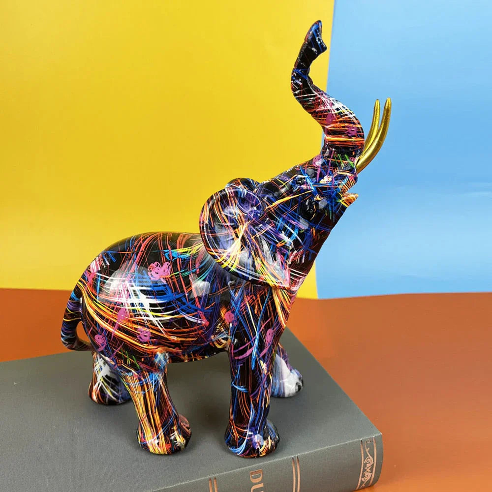 Moderne fargerik elefantskulptur som pyntegjenstand, ideell for livlig hjemmedekor og kunstsamlinger.