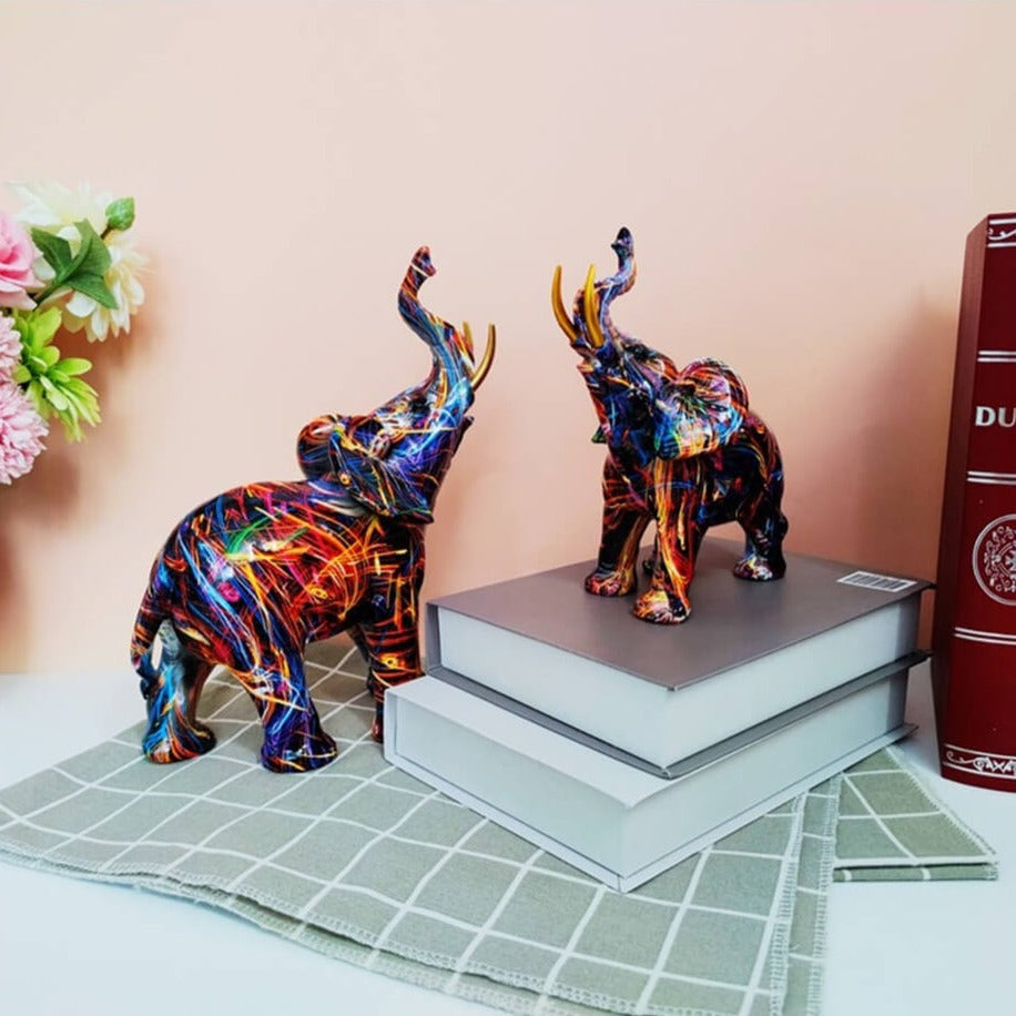 En kunstnerisk elefant i graffiti-look, en detaljrik dekorasjon som gir lykke og stil.