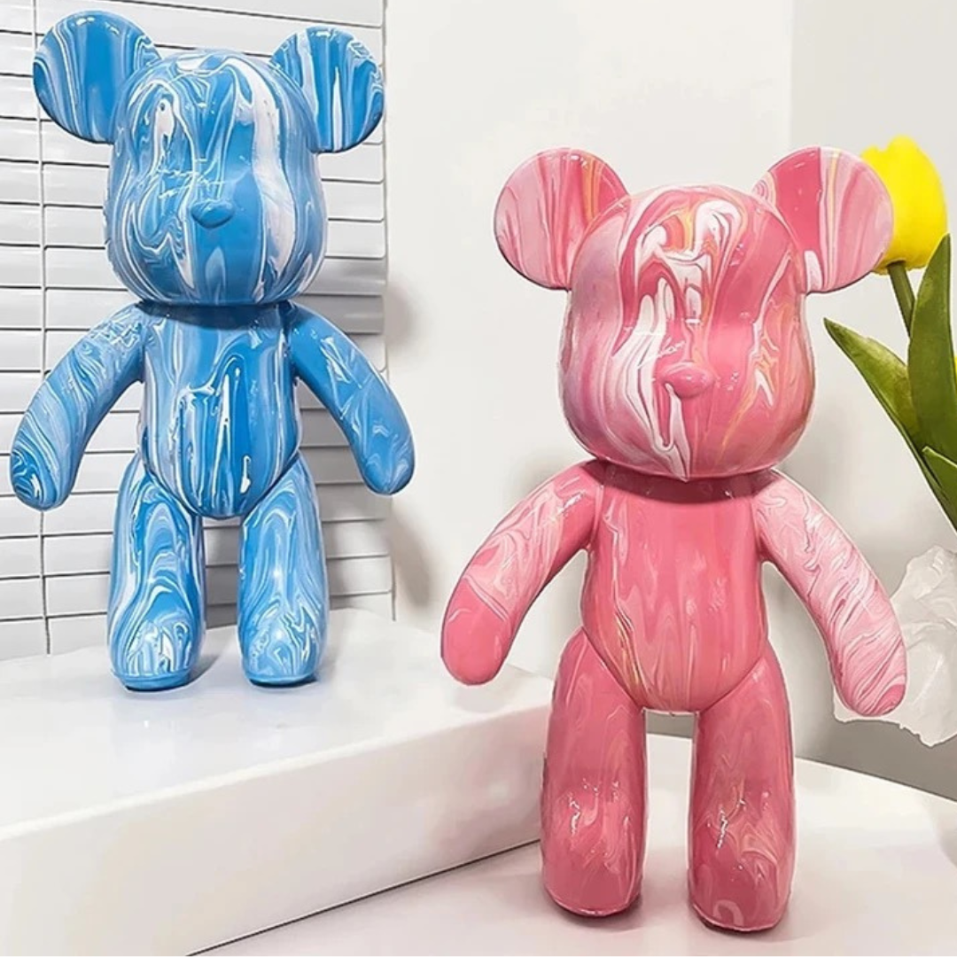 Unik fargerik bjørnefigur, håndmalt interiørdekorasjon og kunst for hjemmet.