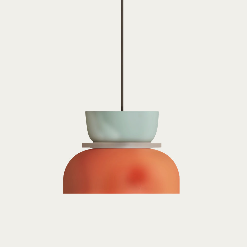 "Fargerik pendellampe med makronfarger og moderne nordisk design, interiørbelysning, perfekt for små til mellomstore rom."