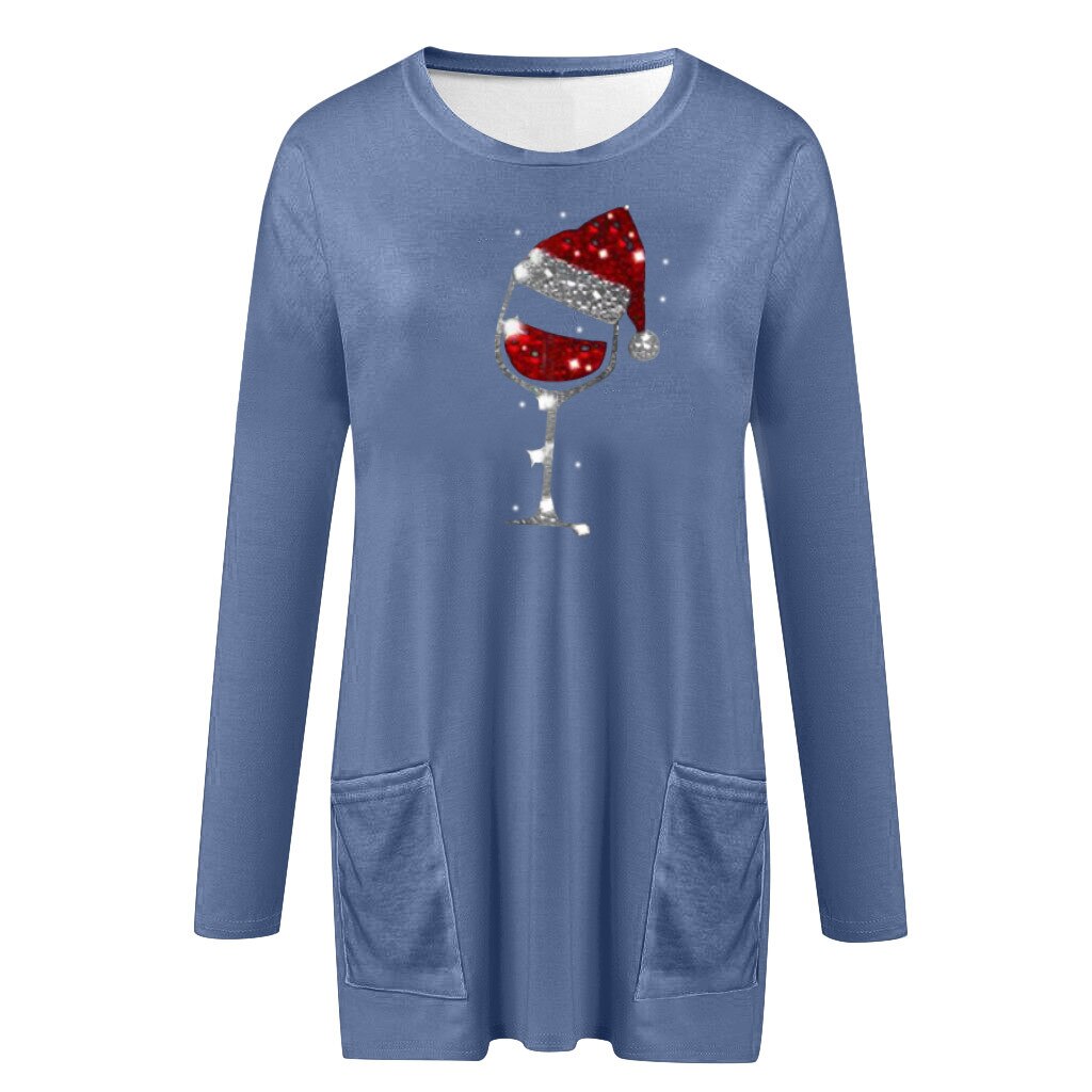 Festlig julegenser for kvinner med vinglass og nisseluedesign, perfekt for uformelle julefeiringer.