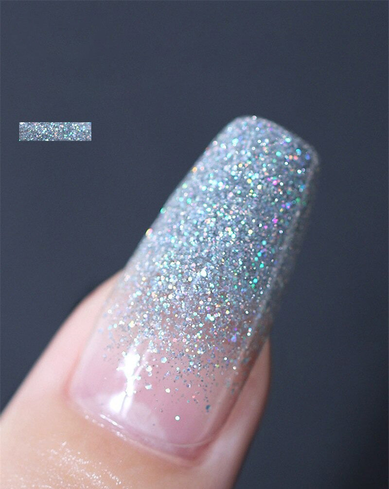 Nærbilde av glitrende refleks gel neglelakk tekstur med intense glitterpartikler for neglekunst.