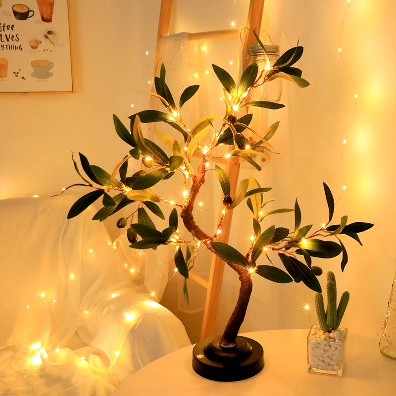 "Fleksibel LED-bordlampe med treformet design, justerbare grener og varmhvitt lys, USB/batteridrevet for allsidighet."