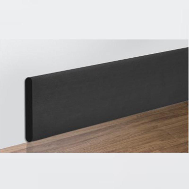 Gulvlist i fleksibelt materiale, lett å tilpasse rundt hjørner og uregelmessige flater. DIY-vennlig.