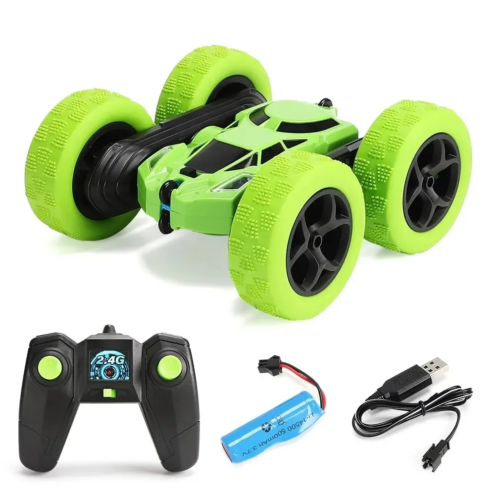 "Flip Xtreme RC Stuntbil leke utfører spektakulære 360° triks i robust terreng, perfekt for ubegrenset moro."