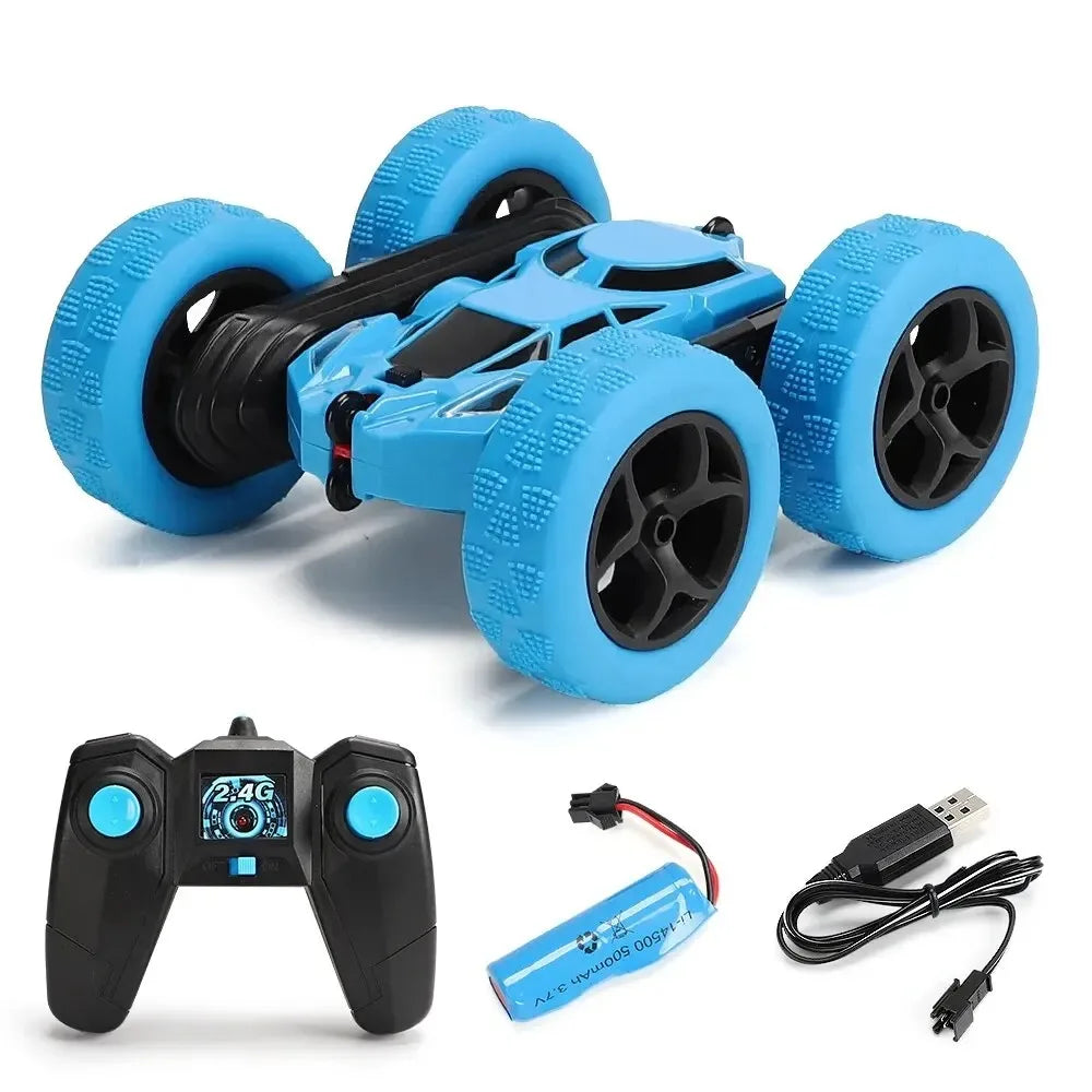 "Flip Xtreme RC Stuntbil leke utfører spektakulære 360° triks i robust terreng, perfekt for ubegrenset moro."