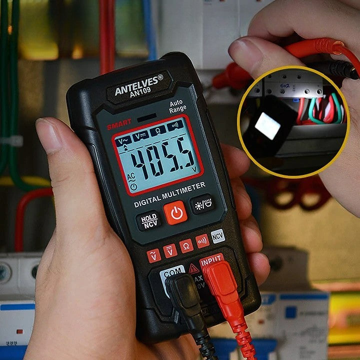 "Forbedret multimeter med EBTN LCD, mørk med klar skjerm, presise målinger, ergonomisk design for enkel bruk."