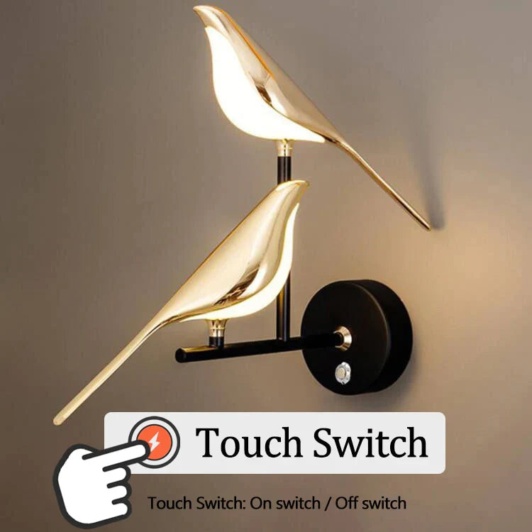 Moderne LED-vegglampe med inspirerende fugledesign. Funksjonell og dekorativ interiørdetalj.