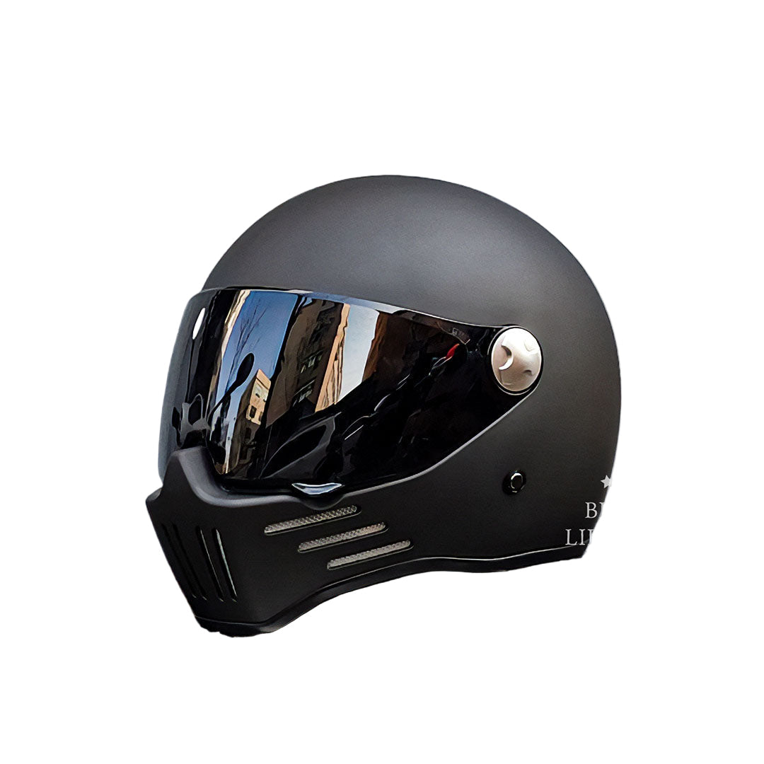 Full face motorsykkelhjelm for optimal sikkerhet og komfort på MC-turer. Ventilert og DOT/ECE-godkjent.