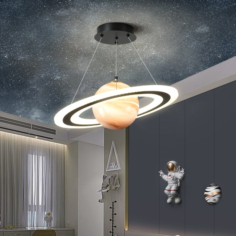 Futuristisk planetlampe, LED pendellampe, skaper stemningsfull belysning i moderne interiør, dimbar.