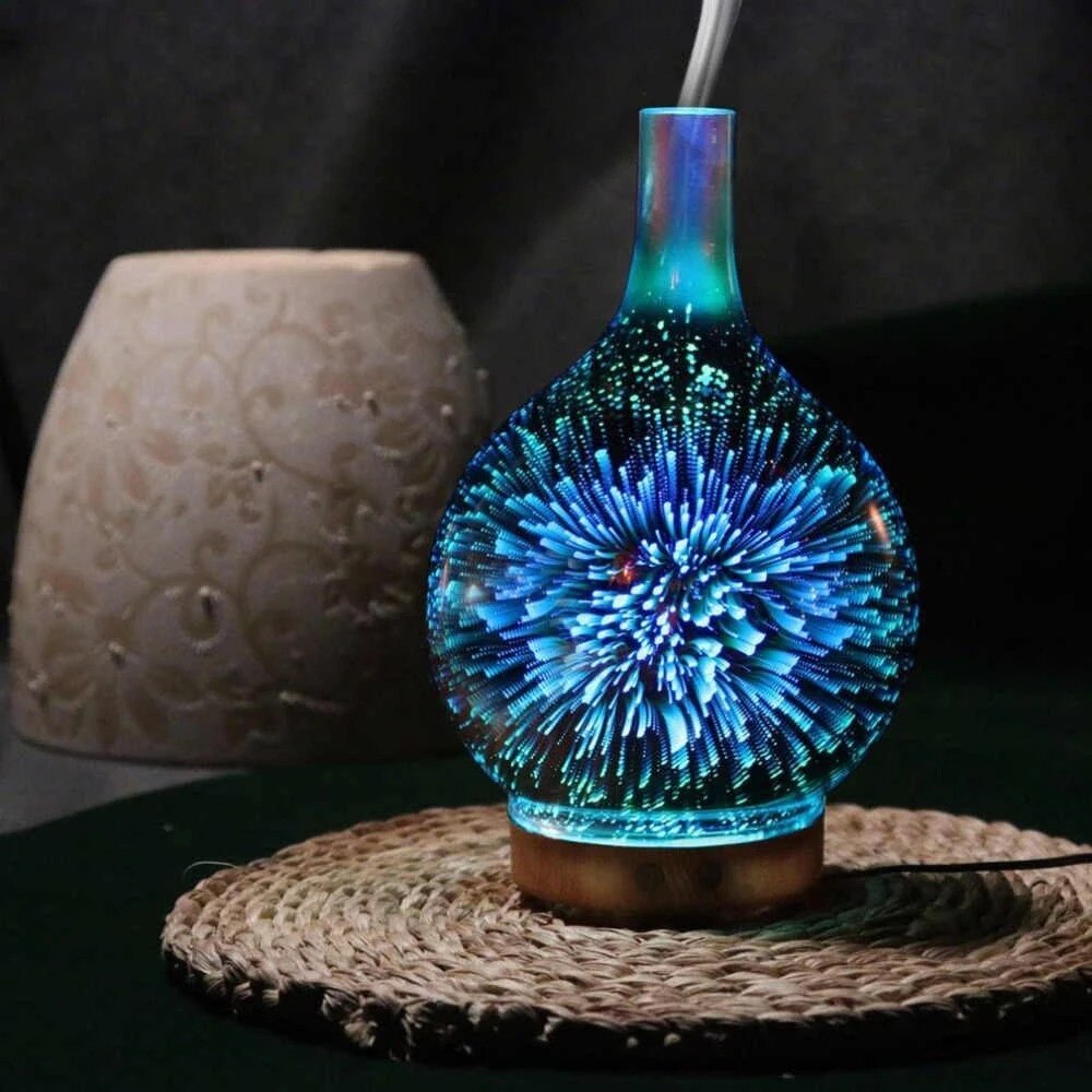 Unisex luftfukter med unikt fyrverkeri 3D-glass design, bidrar til velbehag og estetikk i ethvert rom.