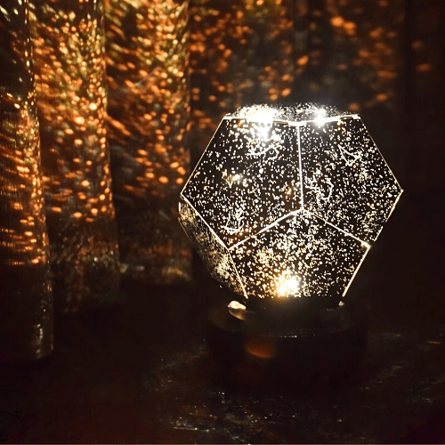 Unik gaveidé: Stjernehimmel galakseprojektor for hjemmet. Perfekt som nattlampe og stemningslys i alle rom.