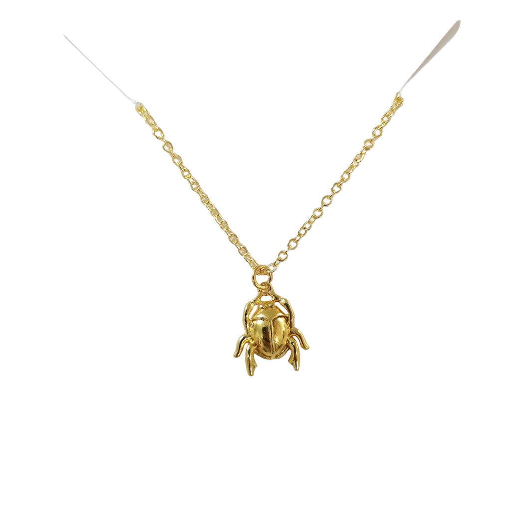 Glamorøst bille amulett halskjede for kvinner, et elegant kvinnesmykke med trendy design.