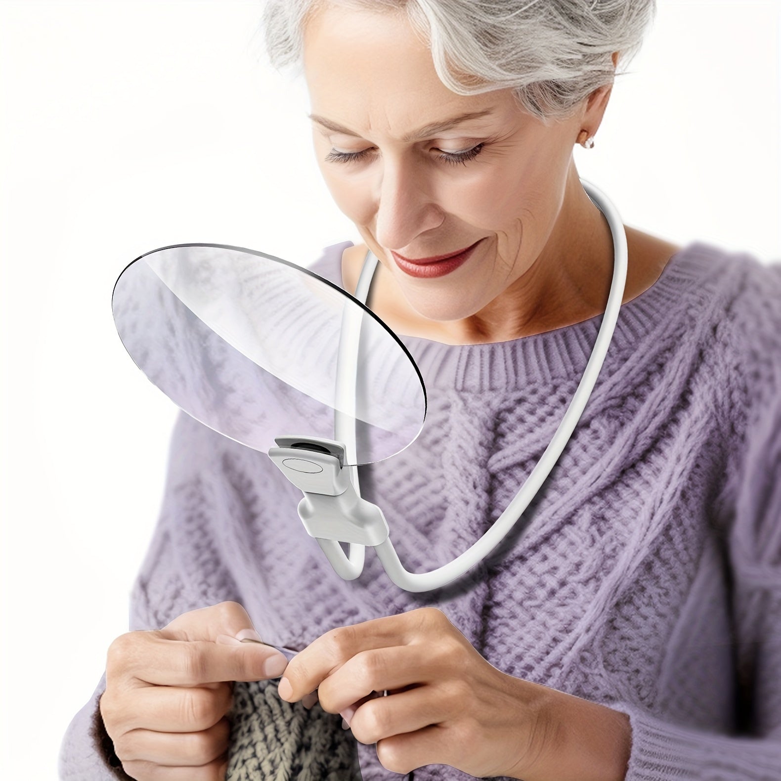 Produktvisning av halsforstørrelsesglass, et funksjonelt synshjelpemiddel for alle aldre og hobbyer.