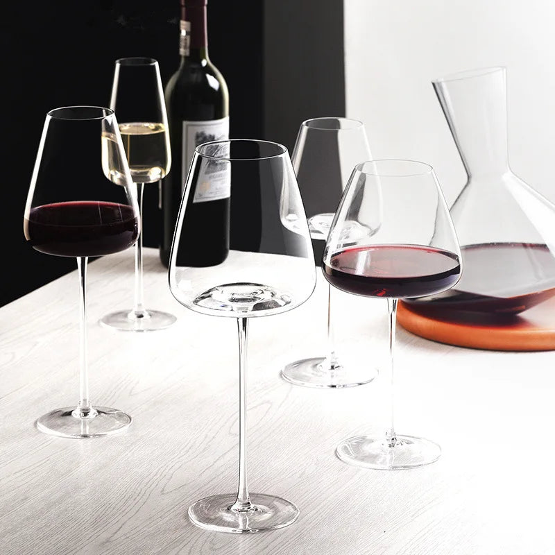 Enkelt elegant håndlaget krystall vinglass, klart glass, tidløs stil.