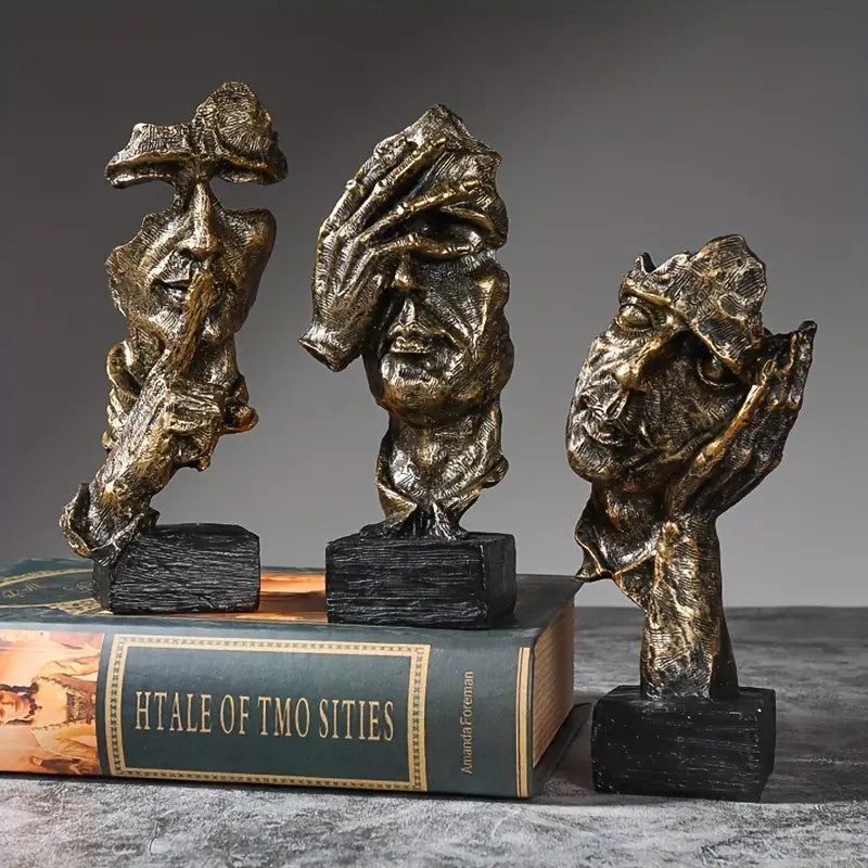 Stilig håndlaget hjemmedekorasjon i rosa, gull og brunt, en kunstnerisk skulptur.