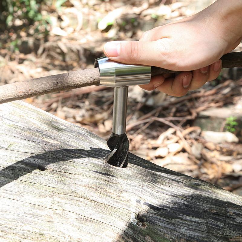 "Håndholdt multiverktøy av karbonstål i bruk, kompakt design for camping og overlevelse, veier 320g, med skinnveske."