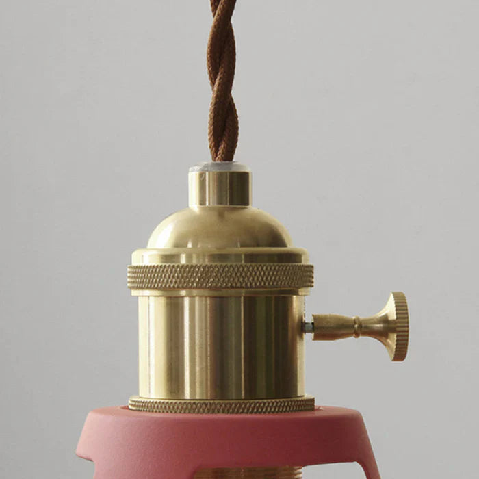 Industriell stil taklampe, retro utseende. Skap stemning med dette hengende lyset for hjemmet.