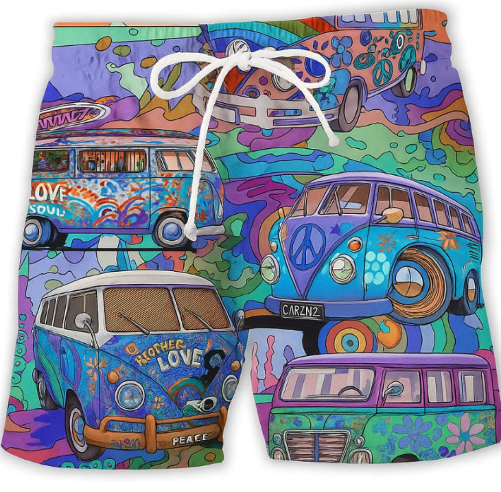 Levende graffiti badeshorts for menn. Perfekt for en moderne og trendy strand- eller bassengdag.